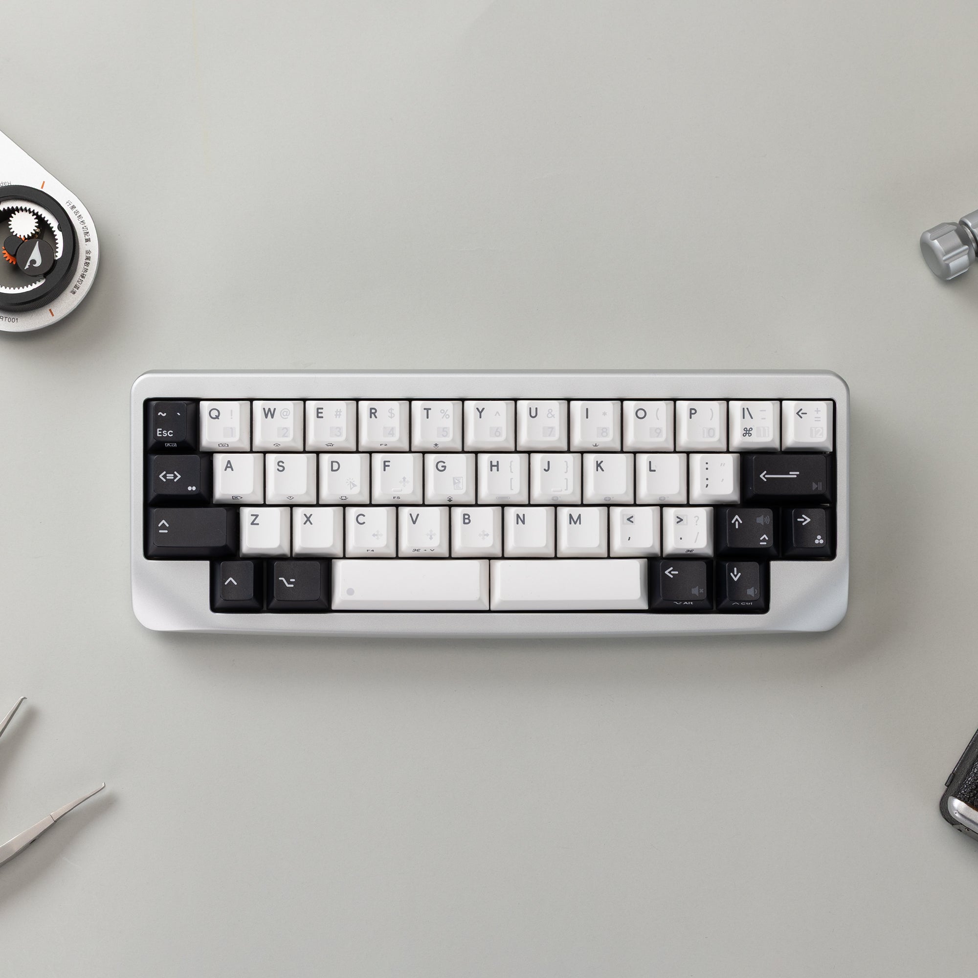 Ready to use Agar mini Dual-mode version with keycaps keyboard image