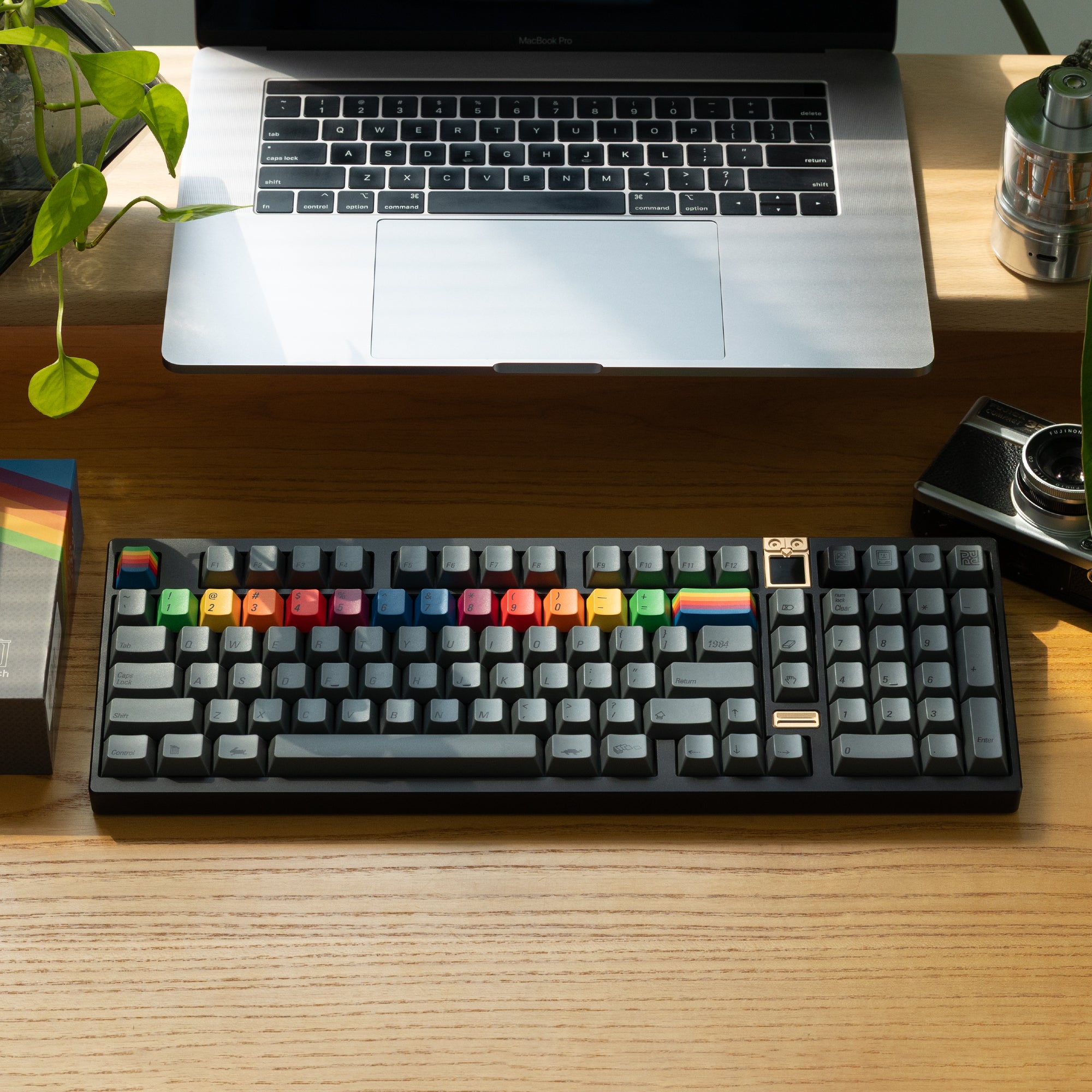 KB様 Athena 1800 with PBTfans 1984 Dark – KBDfans® Mechanical Keyboards