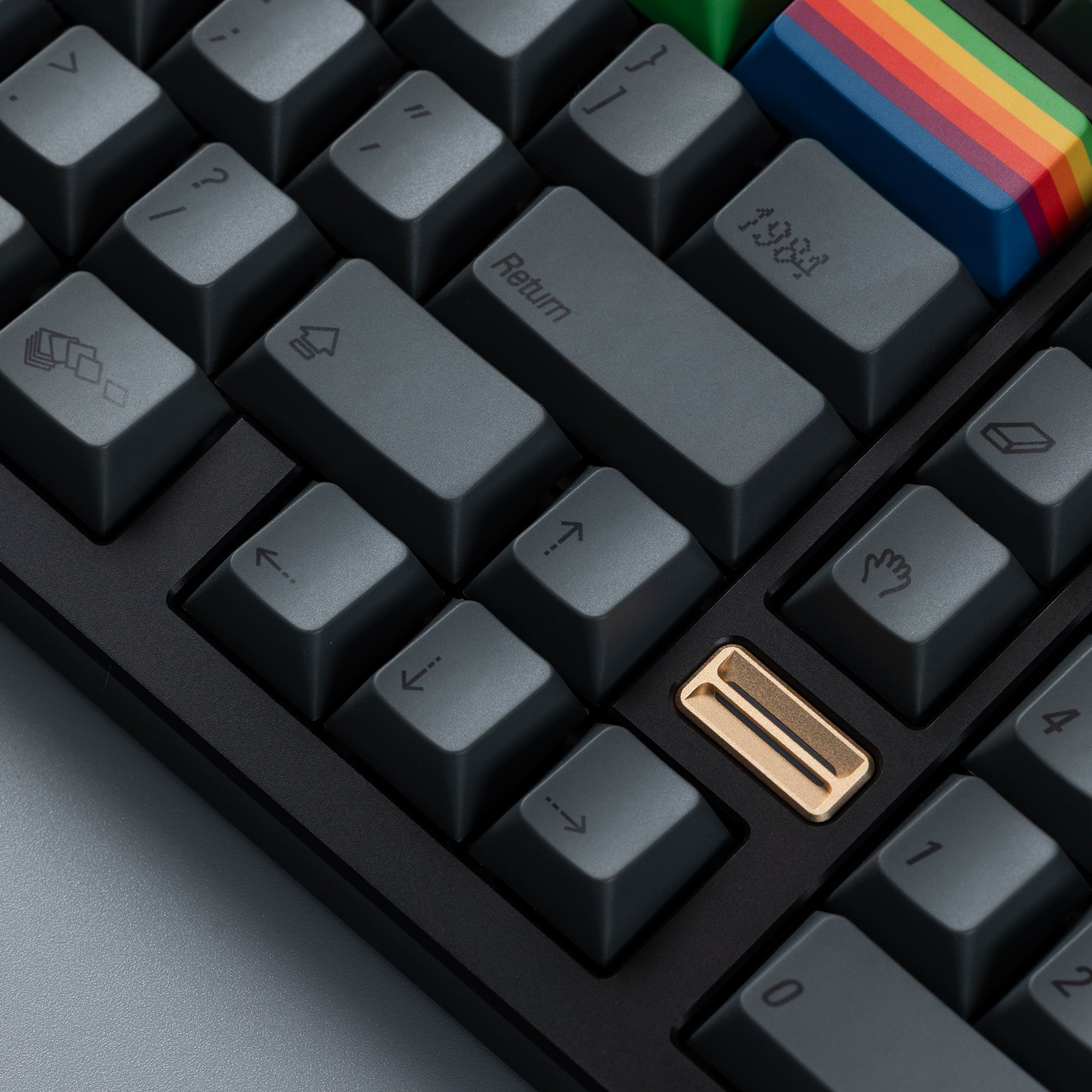 Ready to use Athena 1800 with PBTfans 1984 Dark – KBDfans