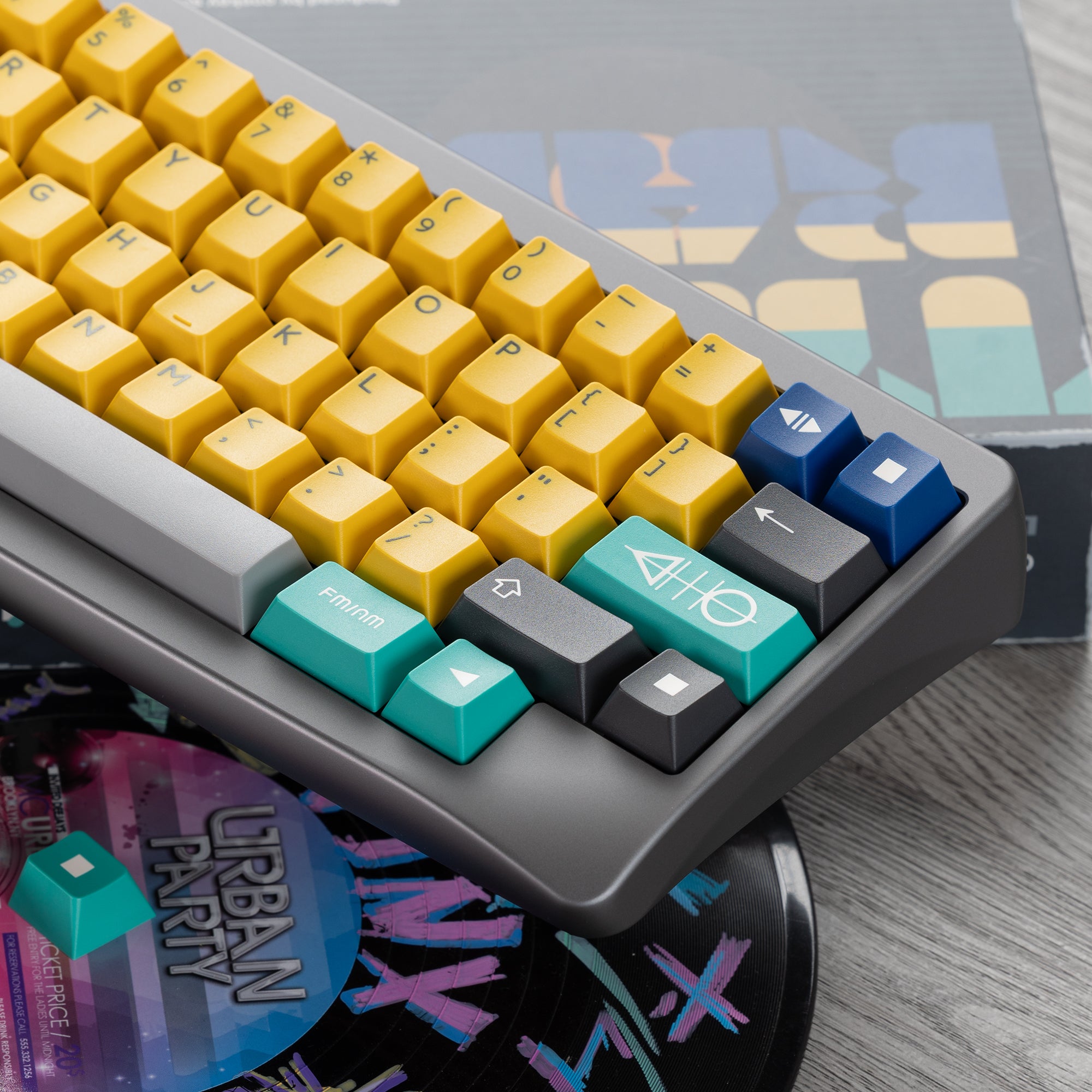 【美品】KBDfans AGAR Dual-mode PCB Edition Agar Dual-mode PCB version with PBTfans Tape & Radio – KBDfans