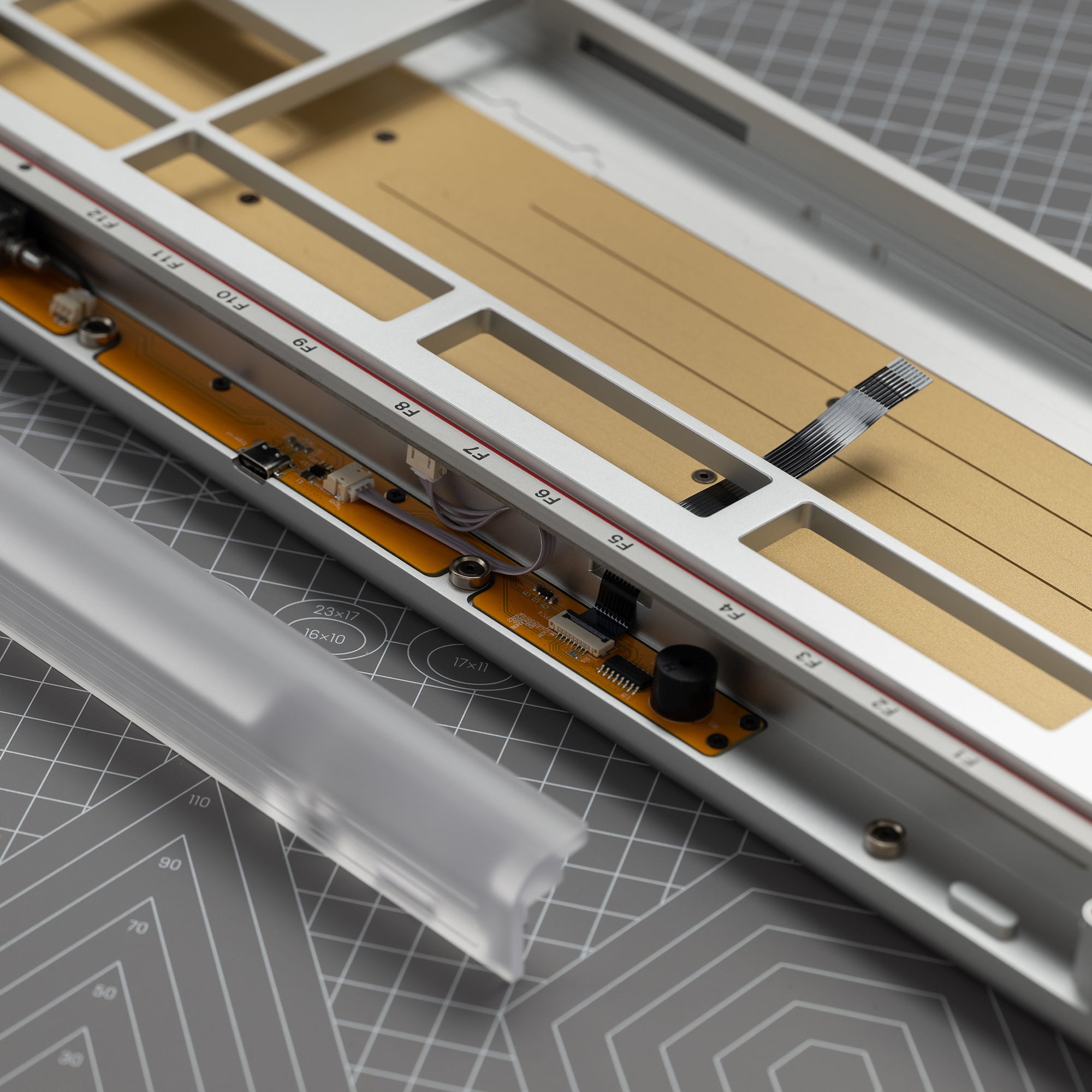 Class 100 keyboard image